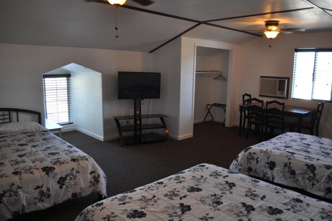 K7 Bed And Breakfast Pahrump Exterior photo